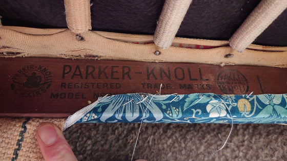 proof of brand name on the frame saying Parker knoll 