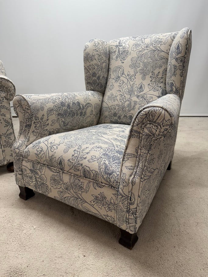 2 seater Drop Arm and Wing in Heritage fabric